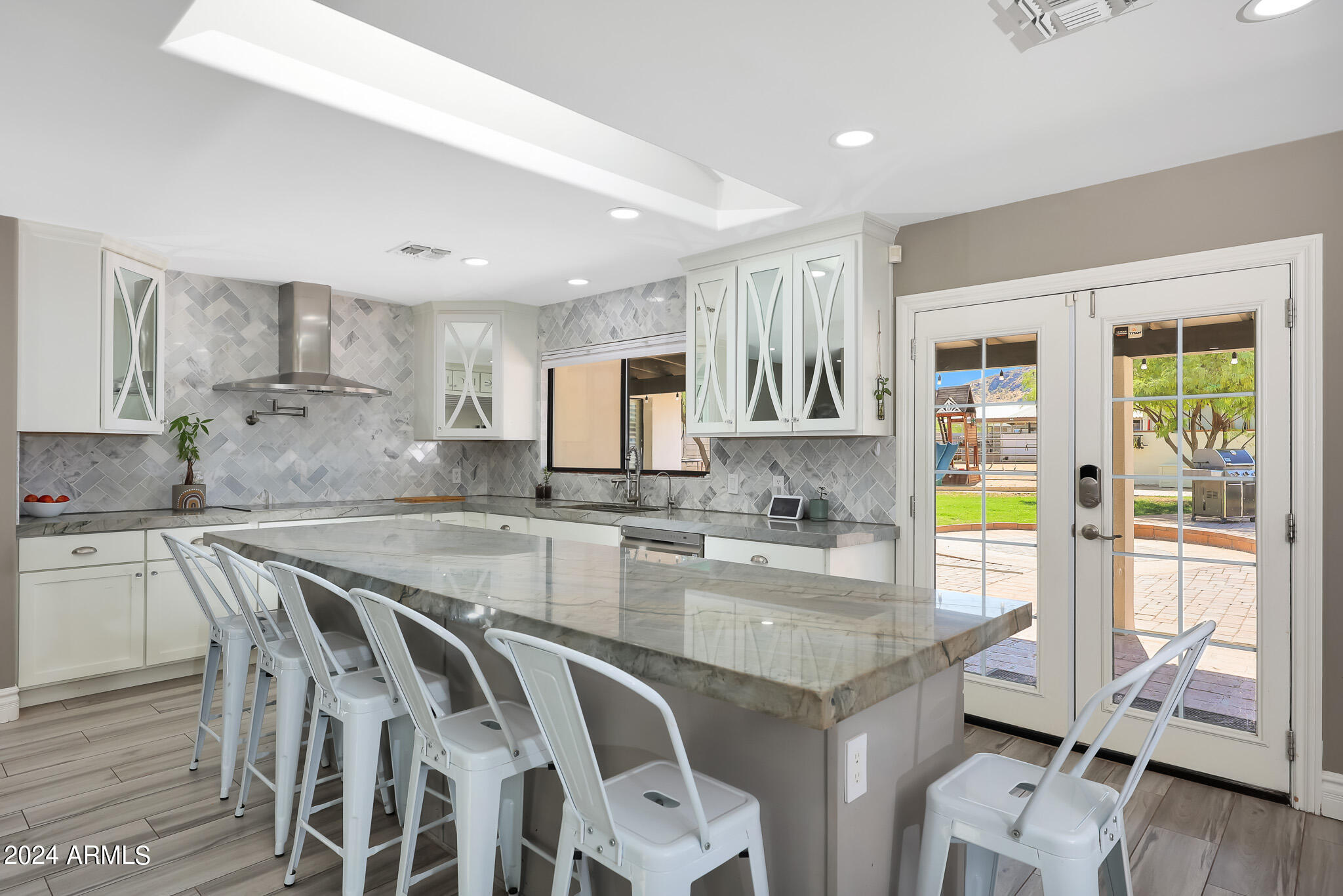 4001 E BERYL Lane
