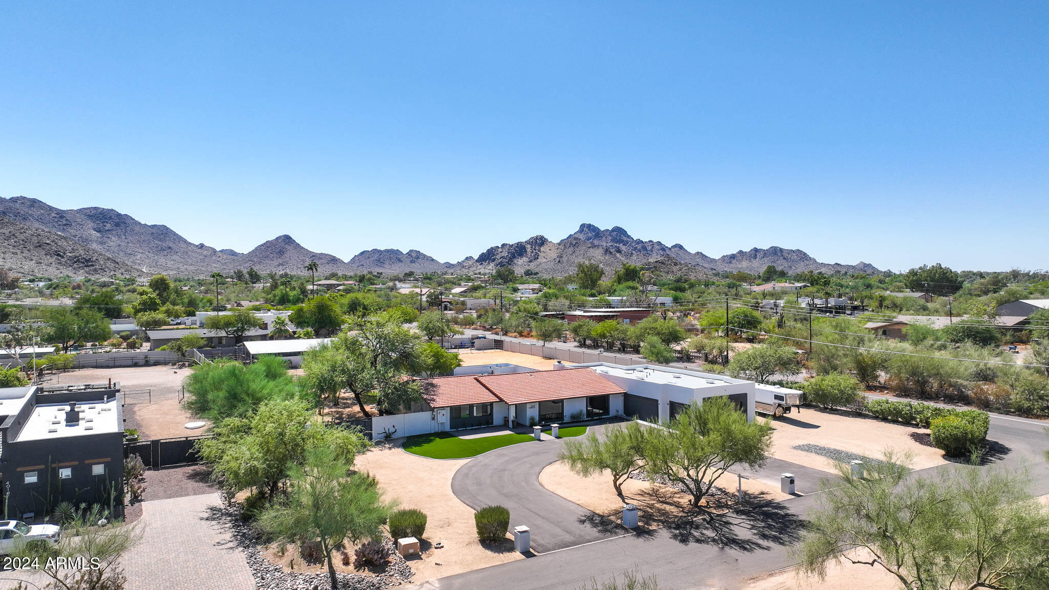 4001 E BERYL Lane