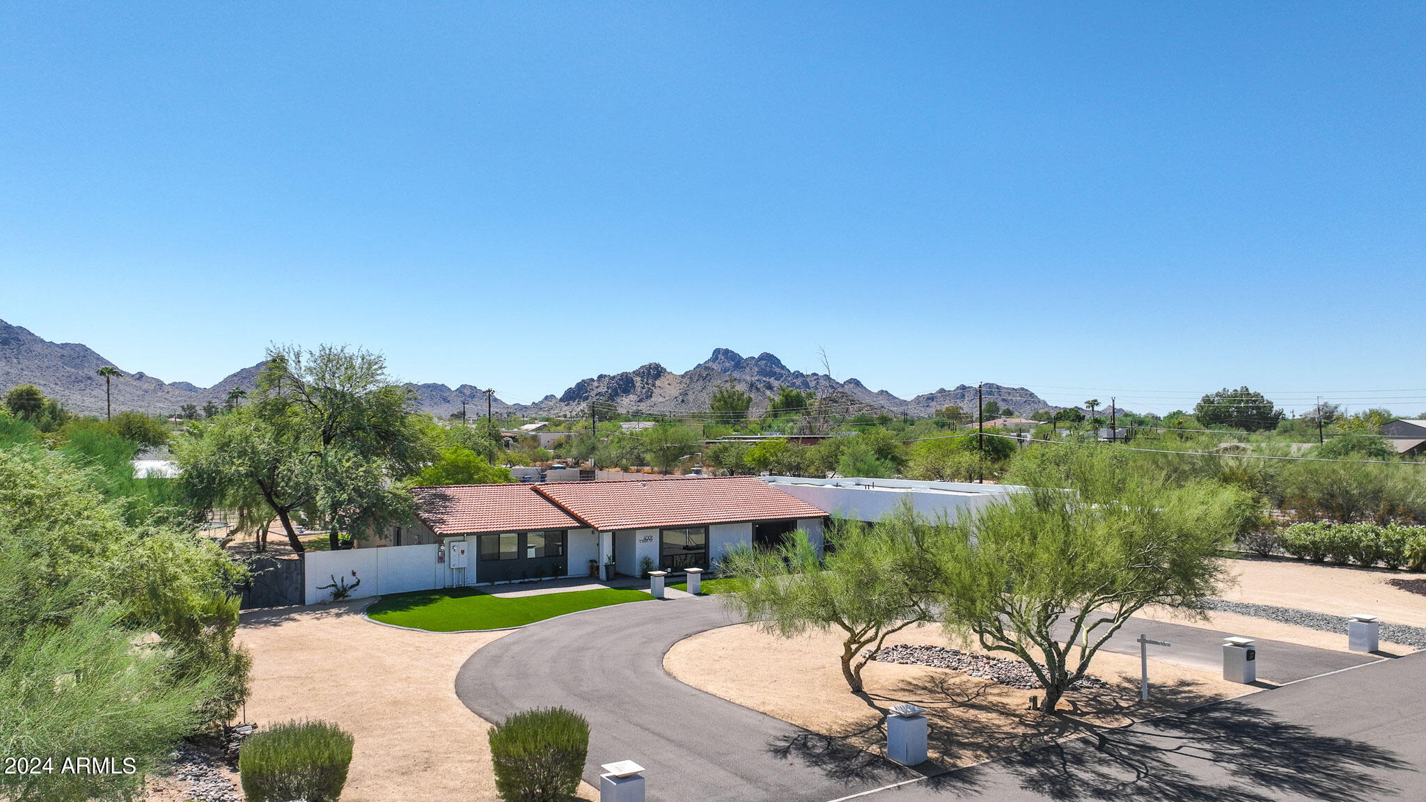 4001 E BERYL Lane