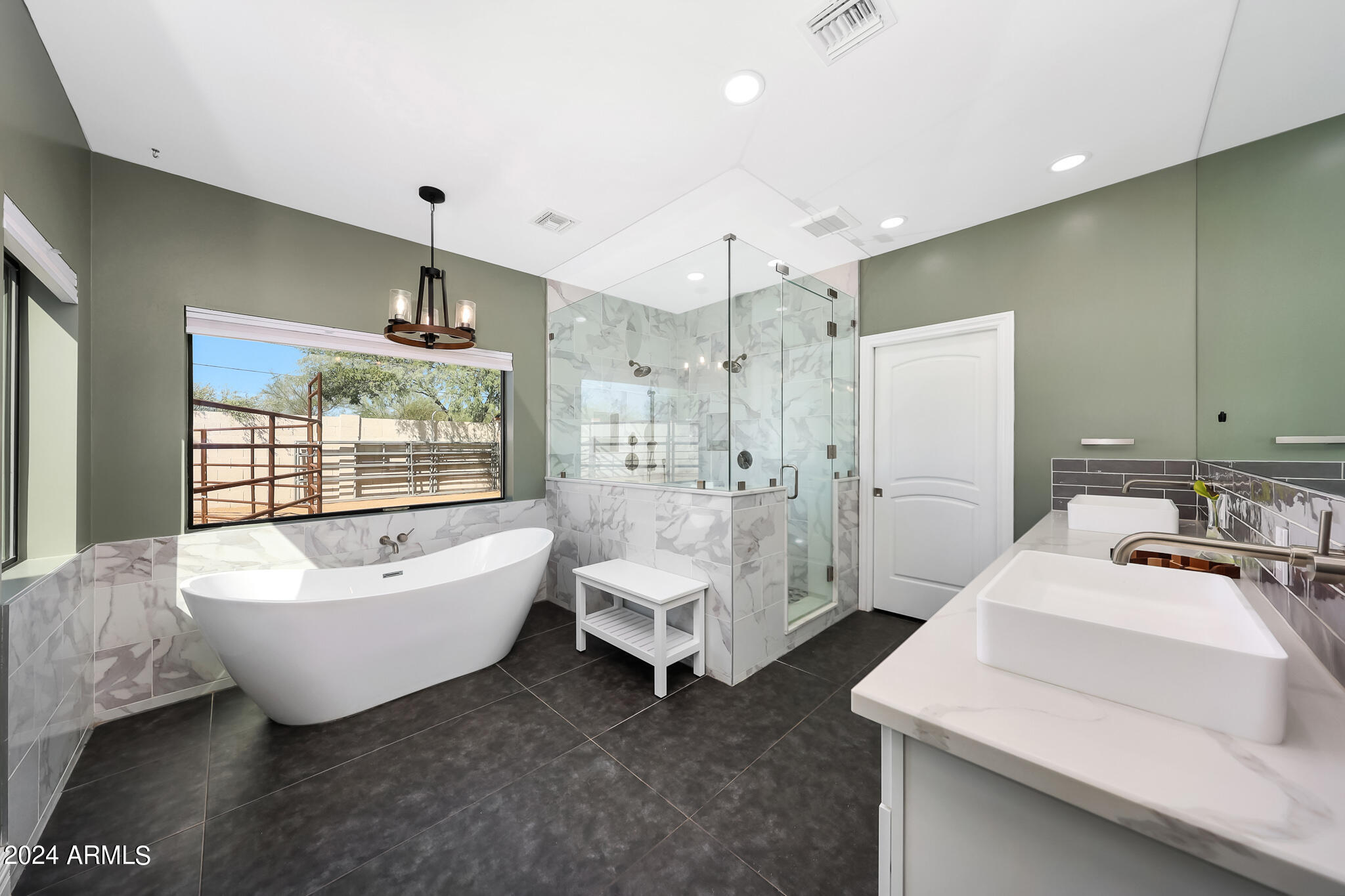 4001 E BERYL Lane