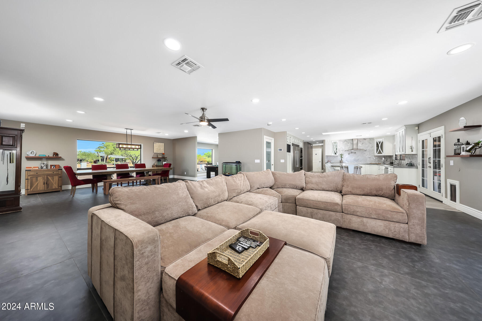 4001 E BERYL Lane