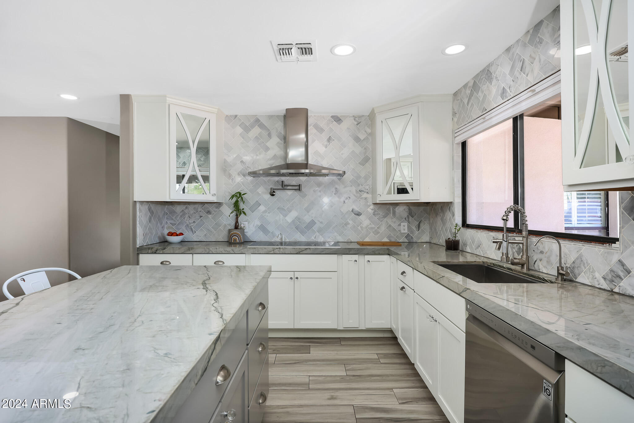 4001 E BERYL Lane