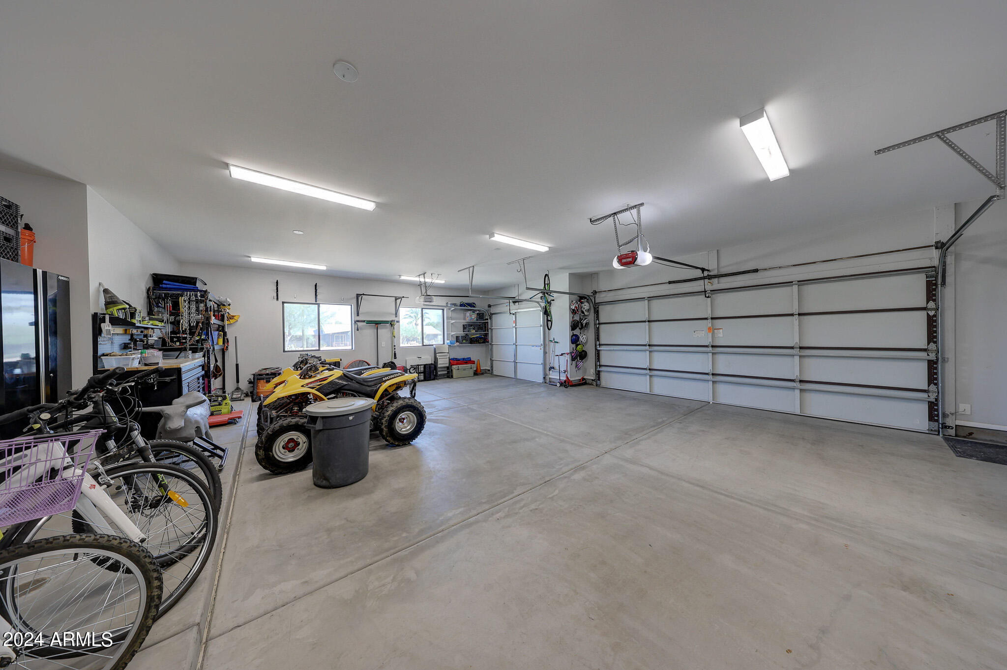 4001 E BERYL Lane