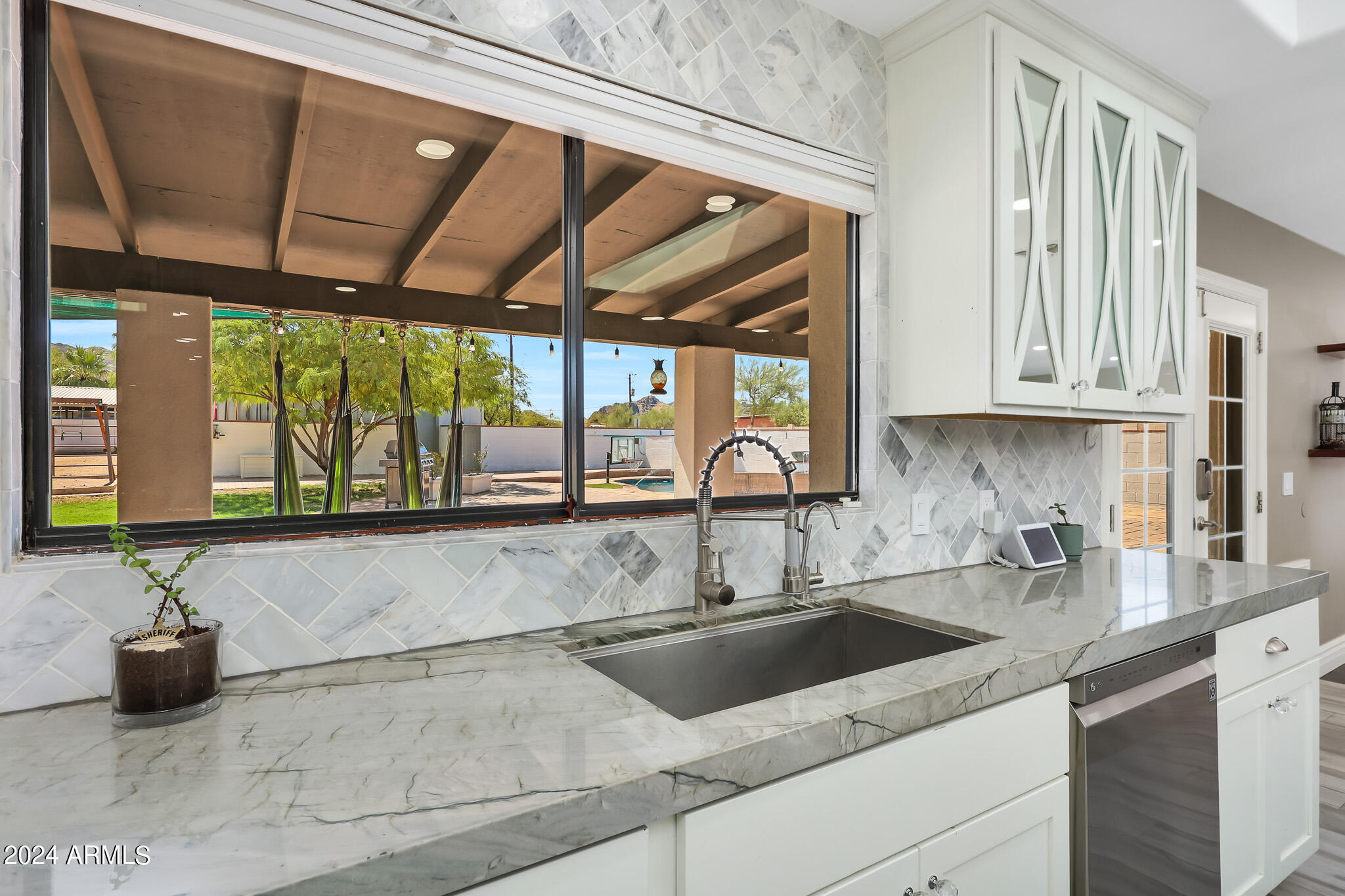 4001 E BERYL Lane