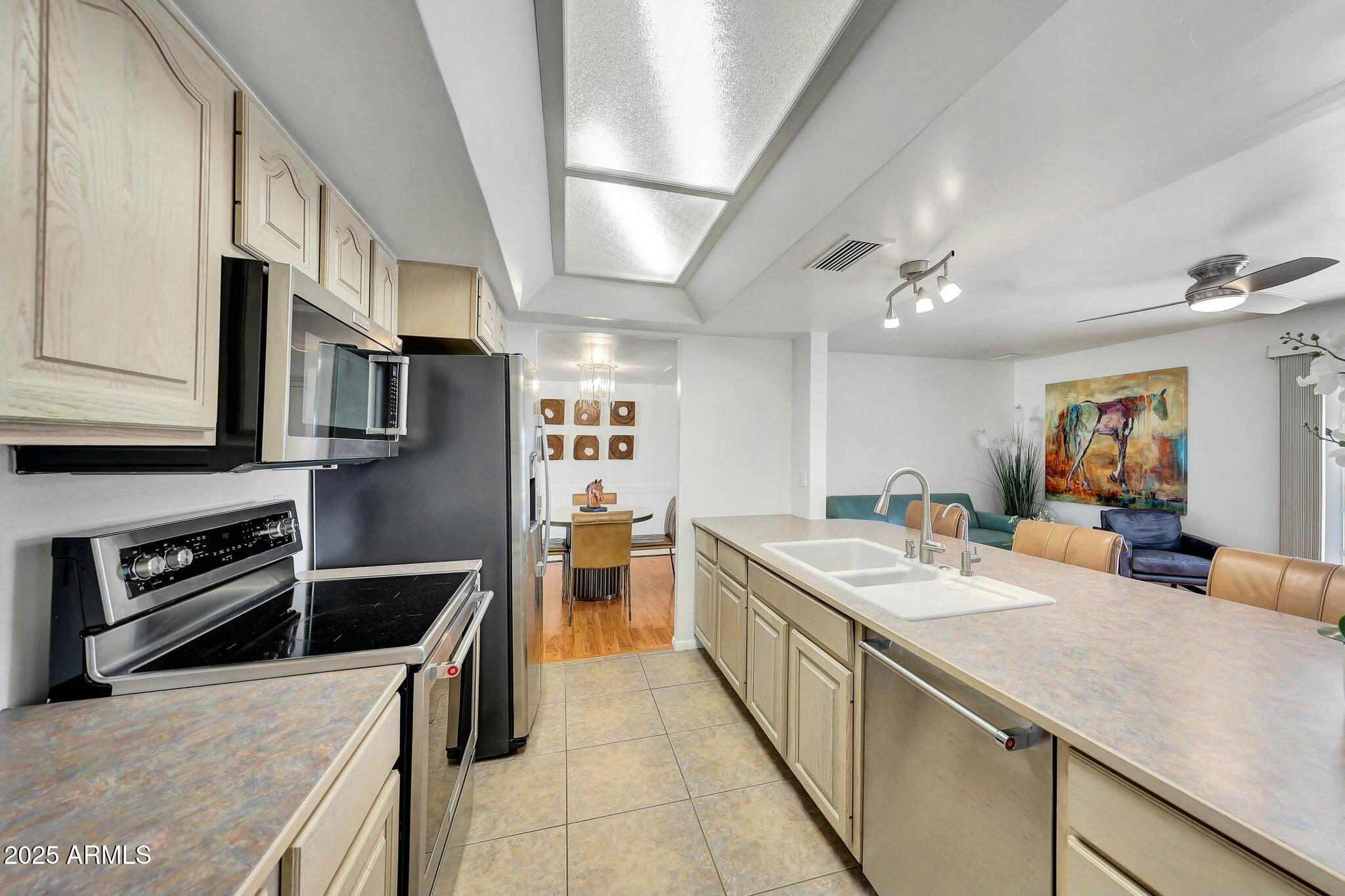 5301 E EMILE ZOLA Avenue