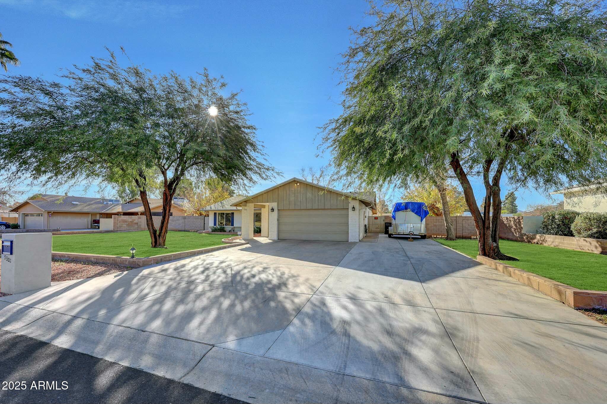 5301 E EMILE ZOLA Avenue