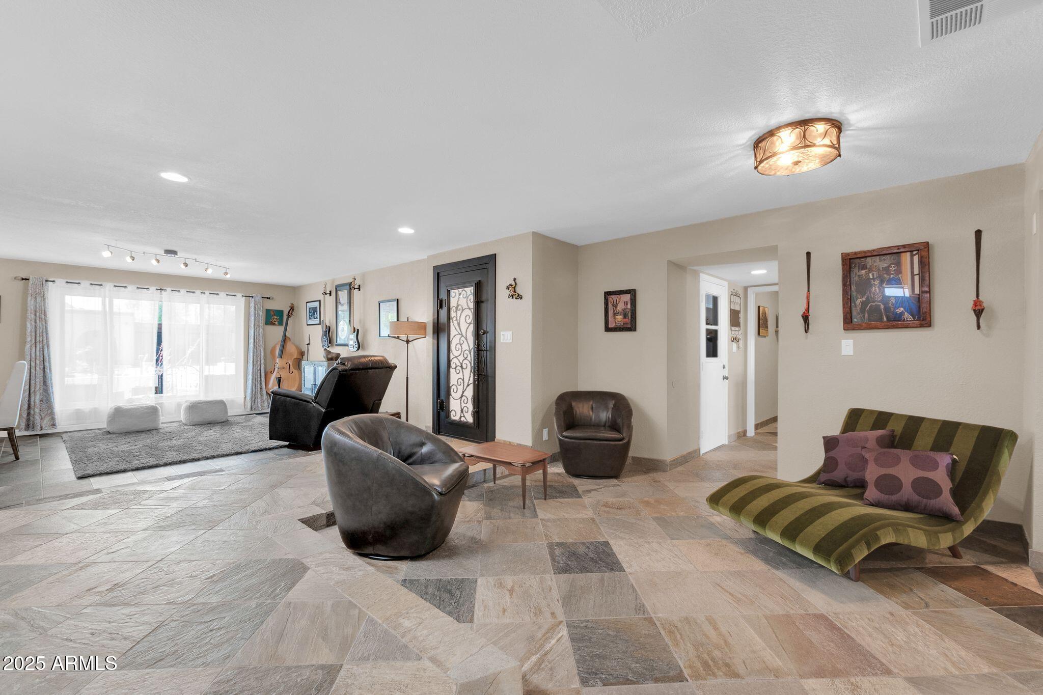4008 E ALAN Lane