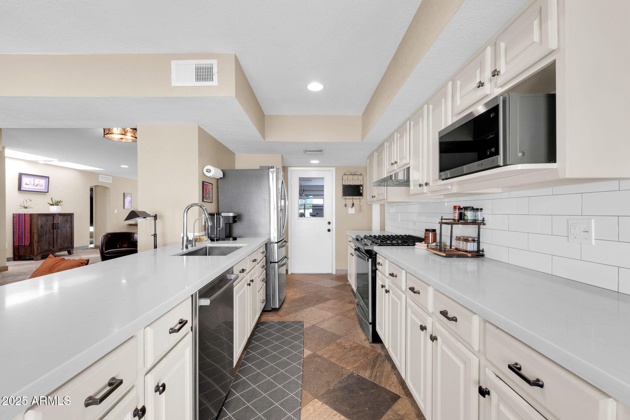 4008 E ALAN Lane