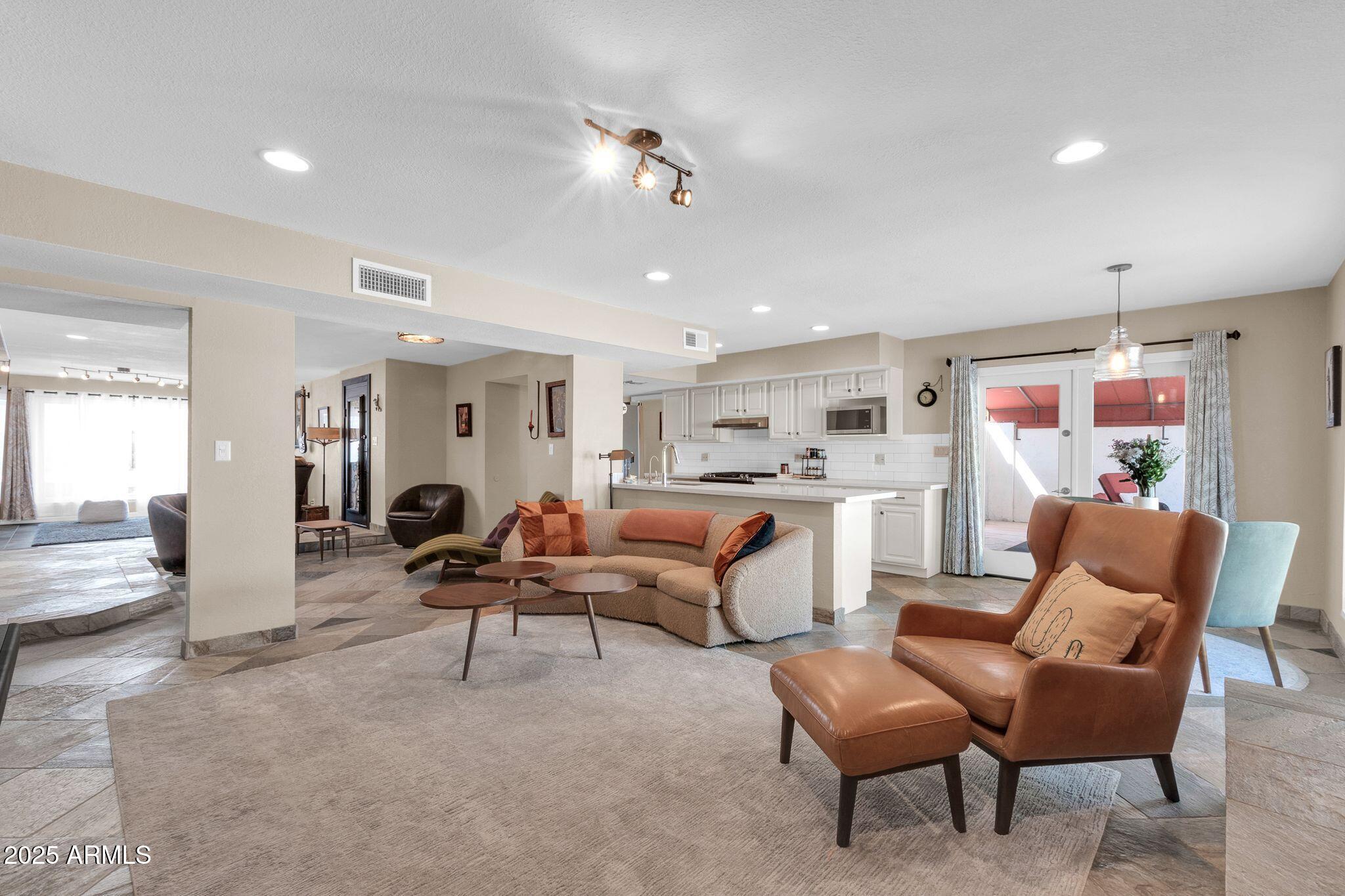 4008 E ALAN Lane