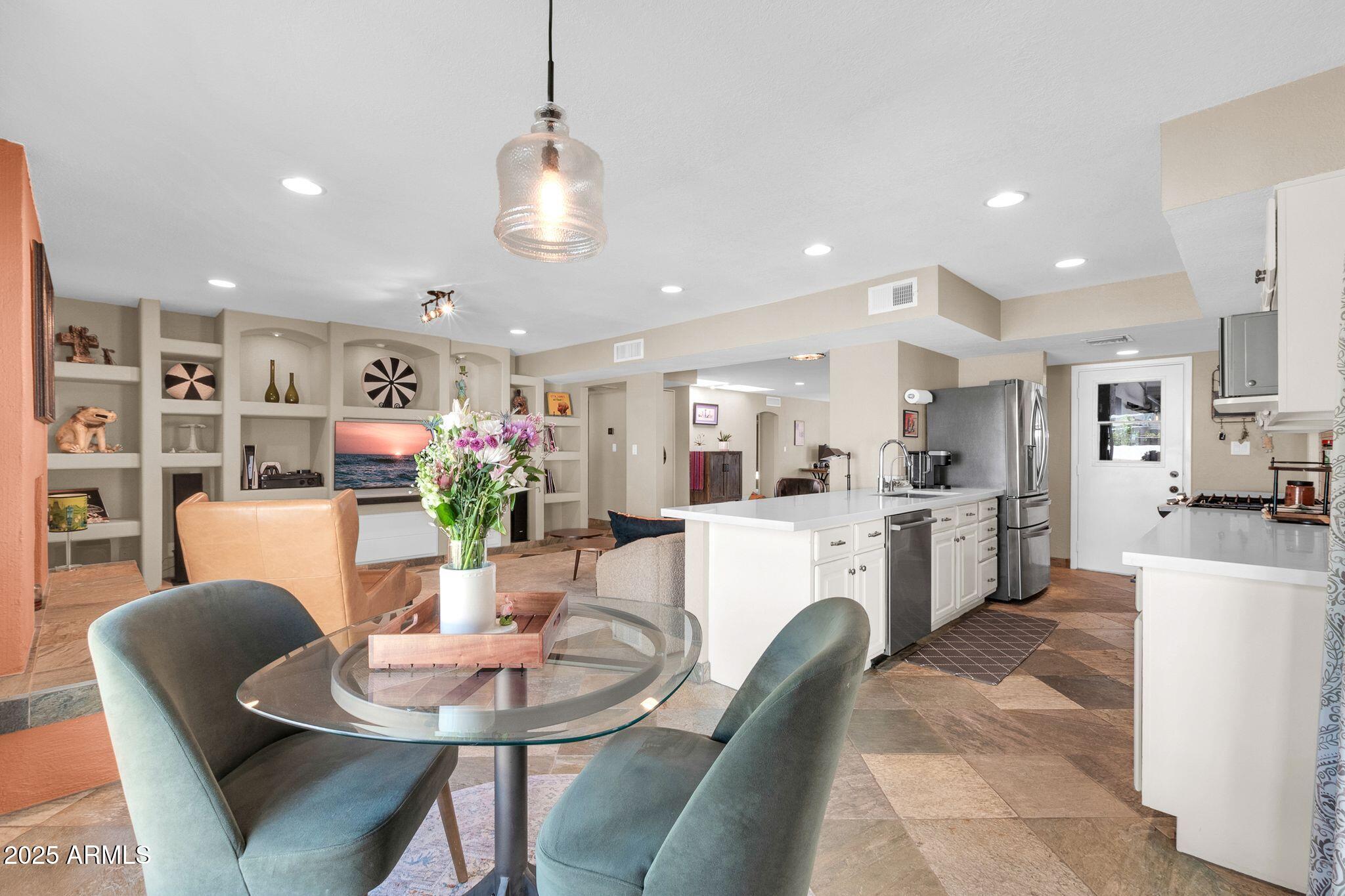 4008 E ALAN Lane