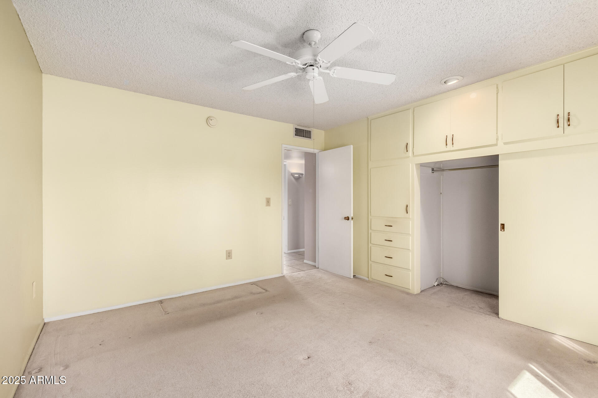 10012 W BOLIVAR Drive