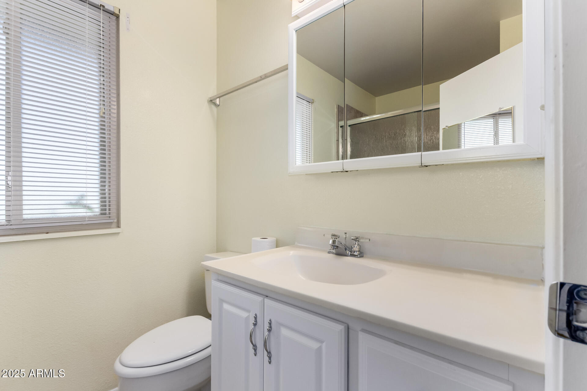 10012 W BOLIVAR Drive