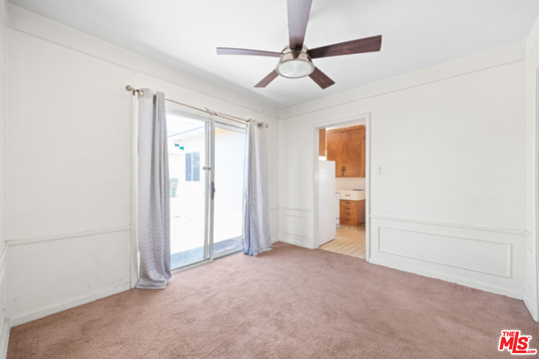 233 W 64th St