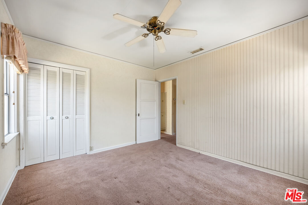 233 W 64th St