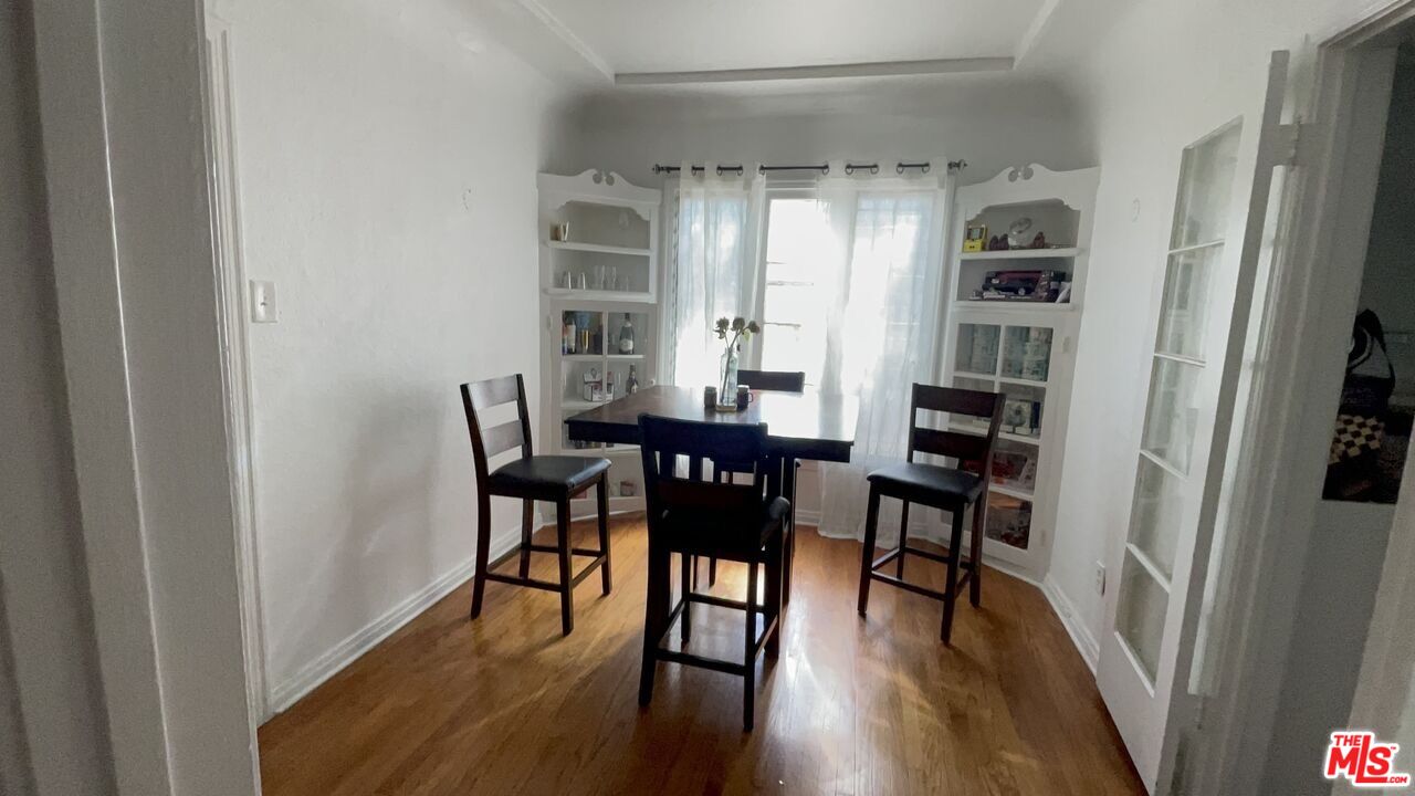 1601 W 69th St
