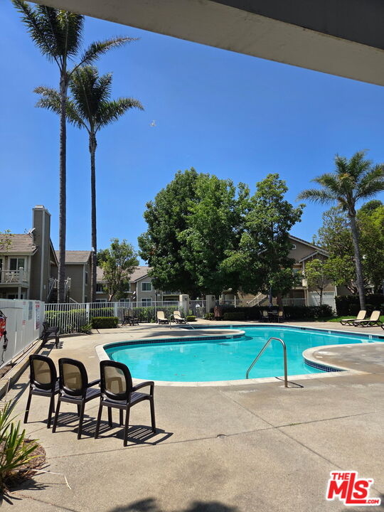 8805 Berkshire Way Unit: B