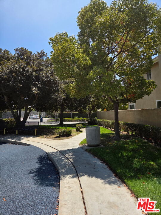 8805 Berkshire Way Unit: B