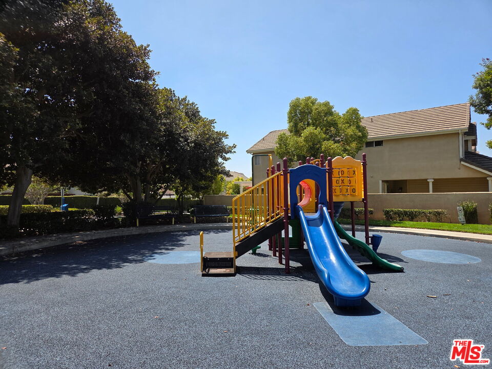 8805 Berkshire Way Unit: B