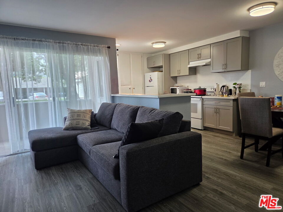 8805 Berkshire Way Unit: B