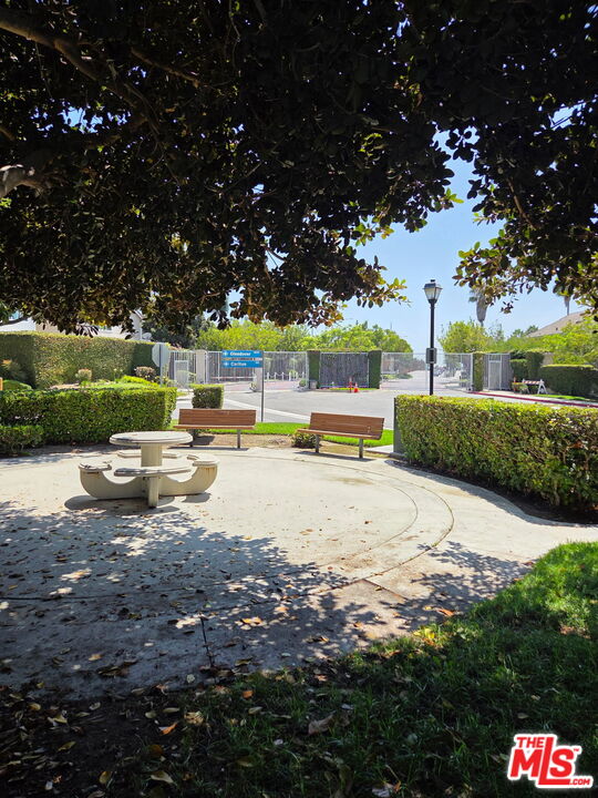 8805 Berkshire Way Unit: B