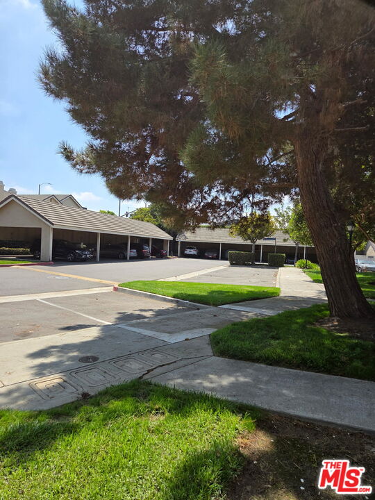 8805 Berkshire Way Unit: B