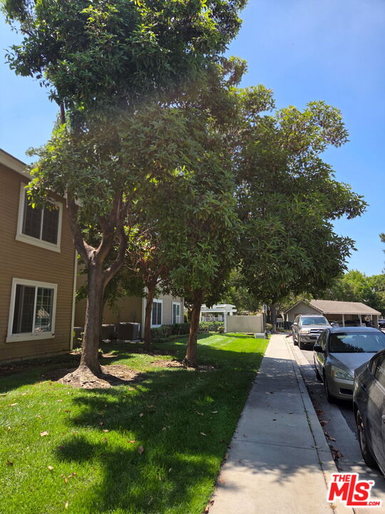 8805 Berkshire Way Unit: B