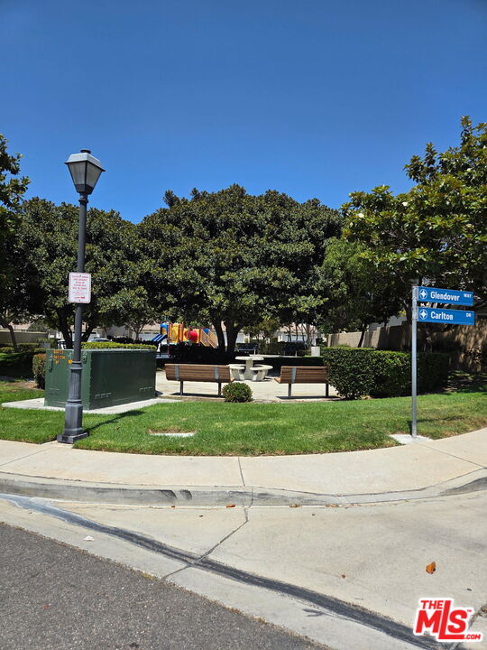 8805 Berkshire Way Unit: B