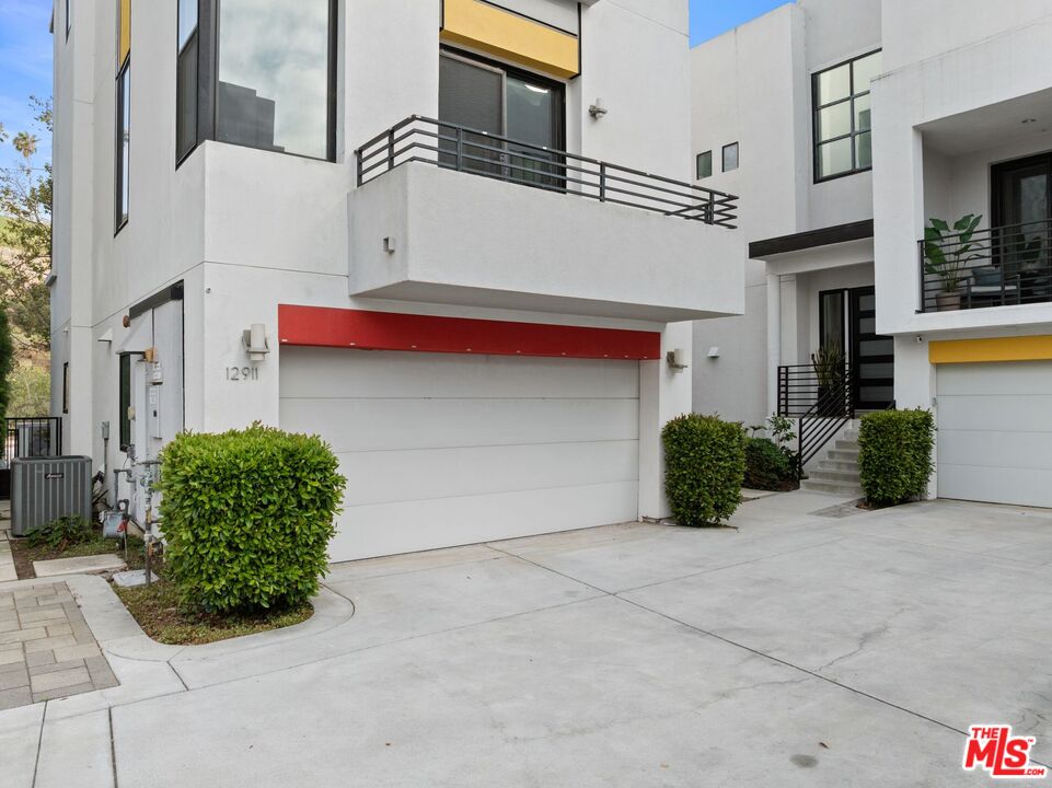 12911 Bluff Creek Dr