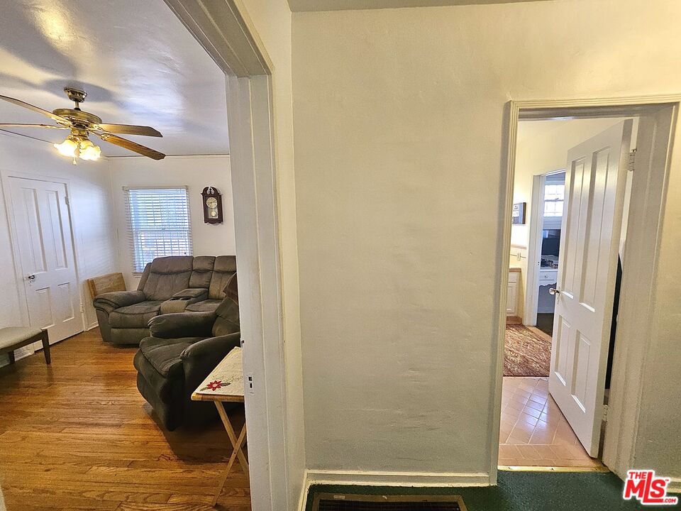 2211 W 78th Pl
