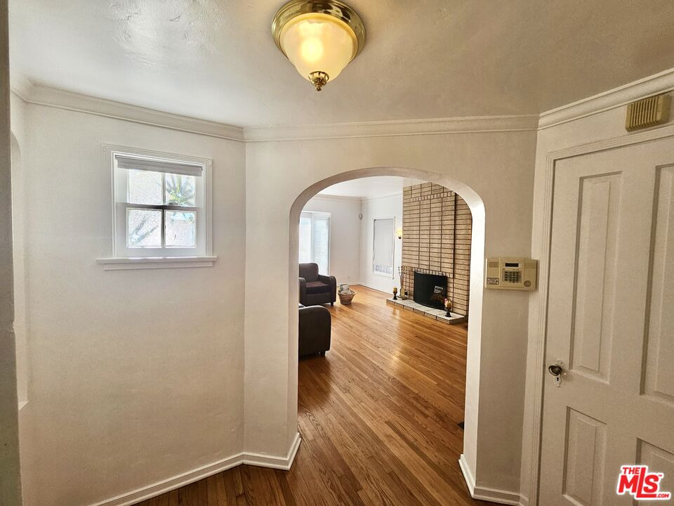 2211 W 78th Pl