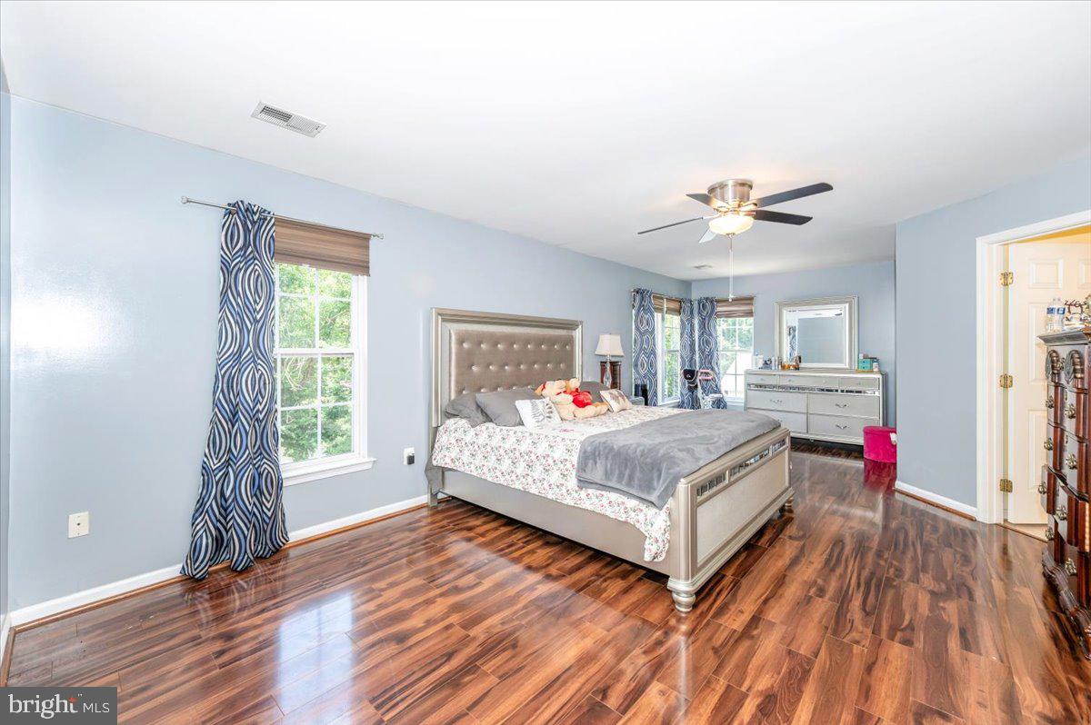 2102 WALNUT RIDGE COURT