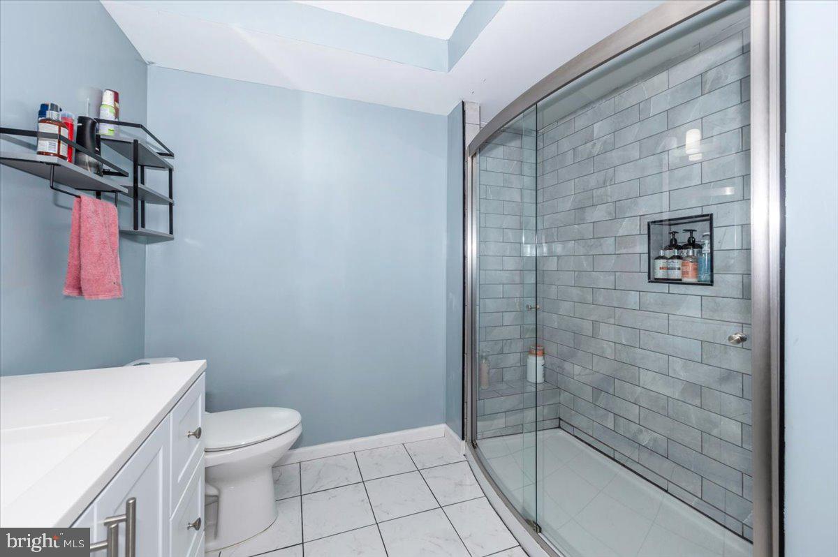 2102 WALNUT RIDGE COURT