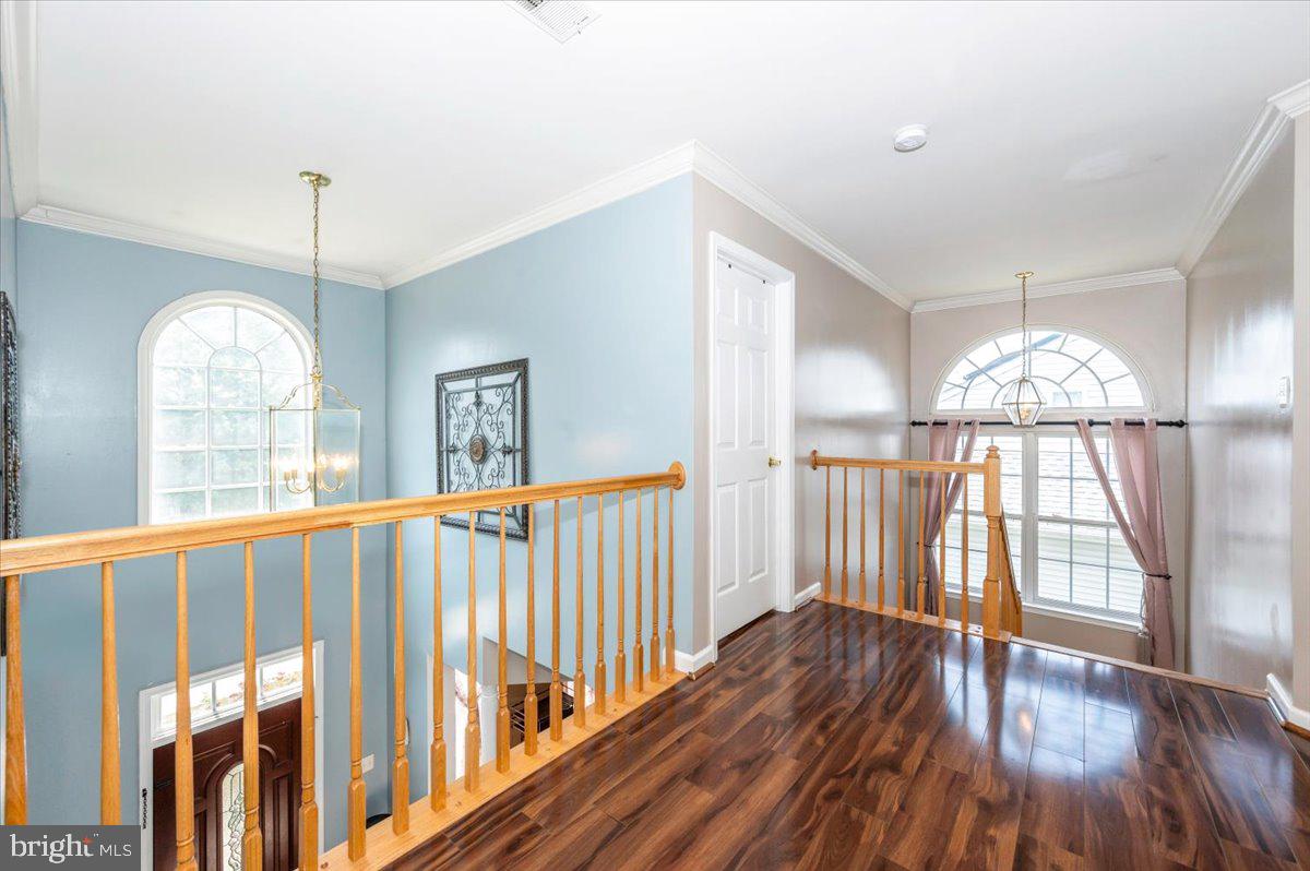 2102 WALNUT RIDGE COURT