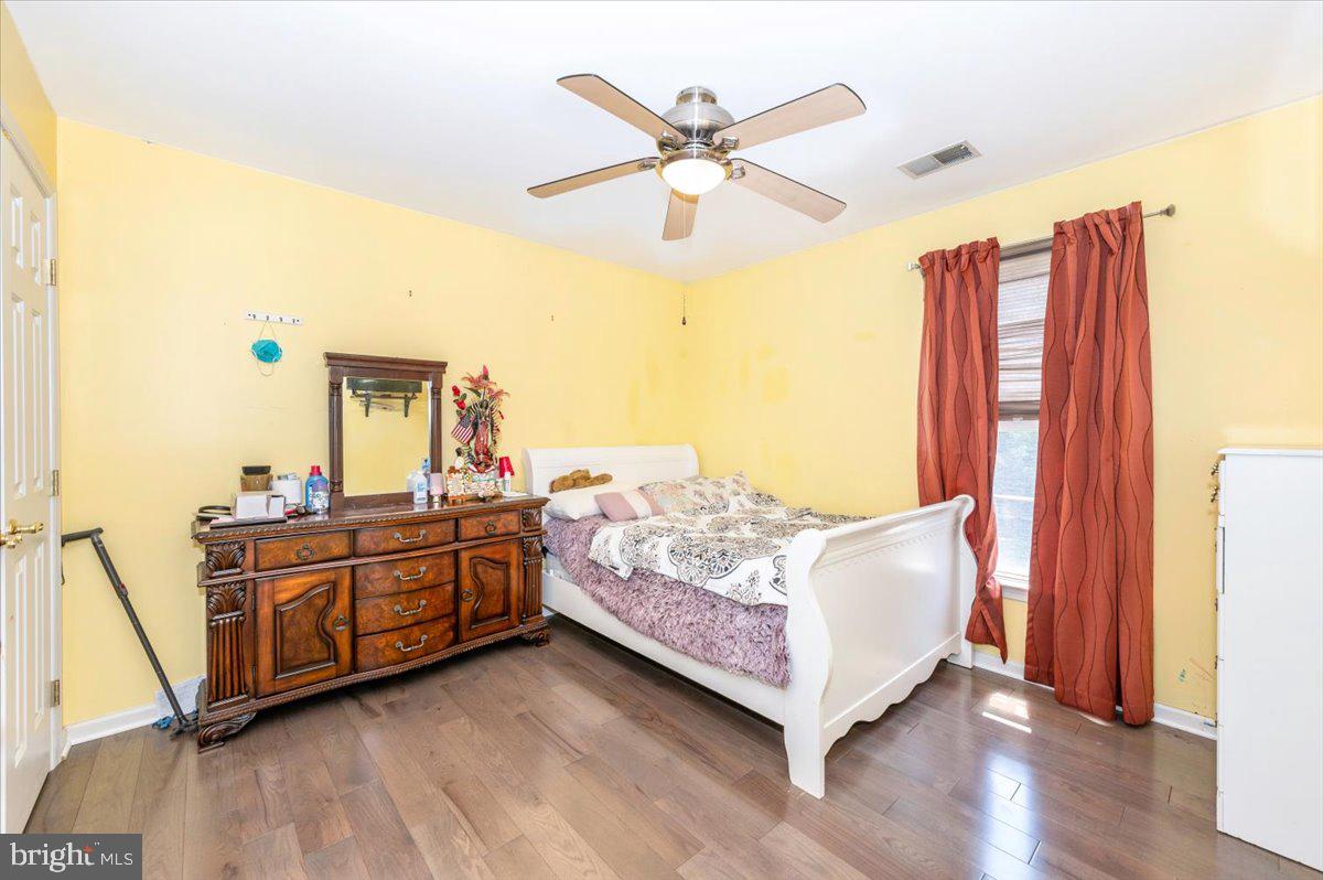 2102 WALNUT RIDGE COURT