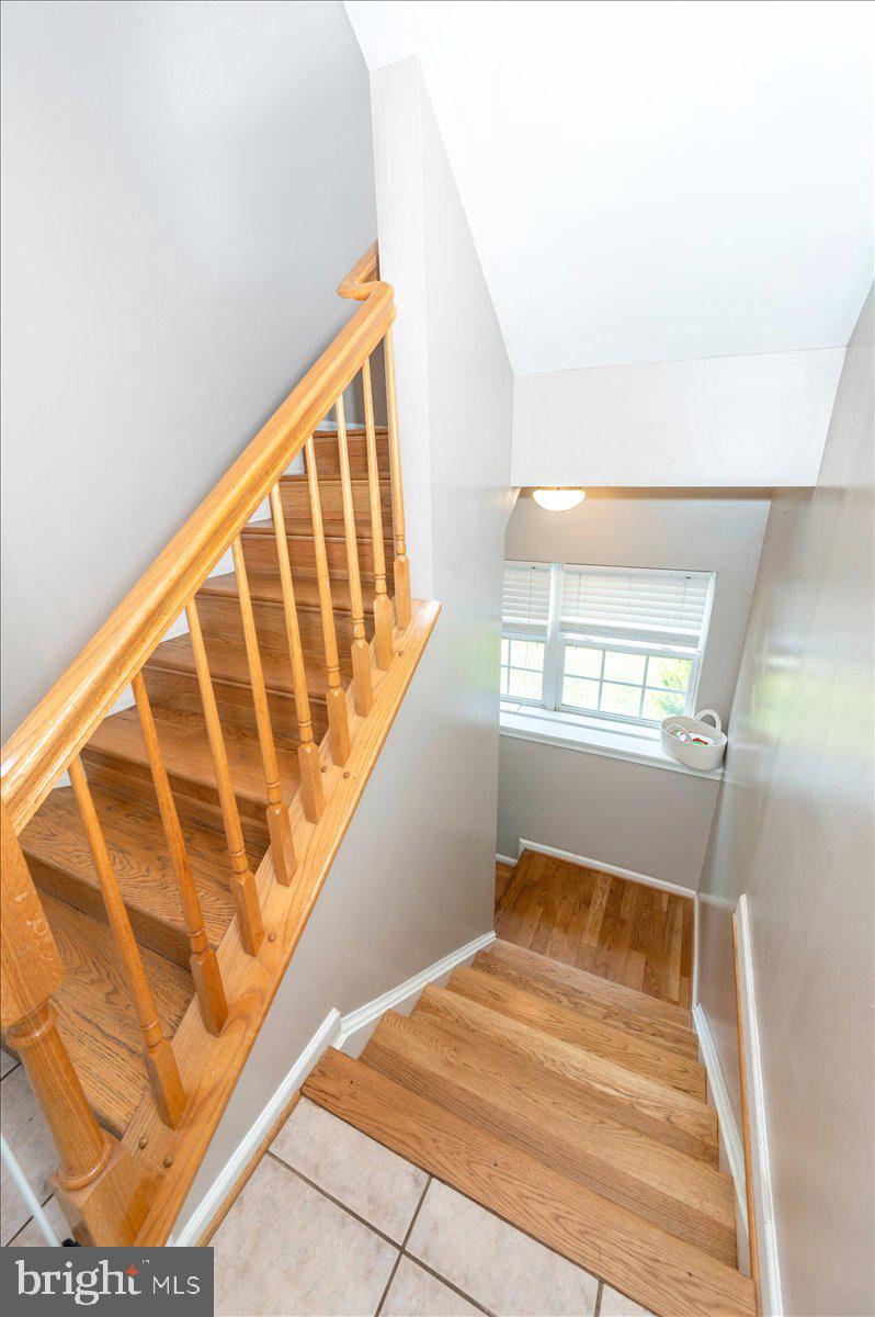 2102 WALNUT RIDGE COURT