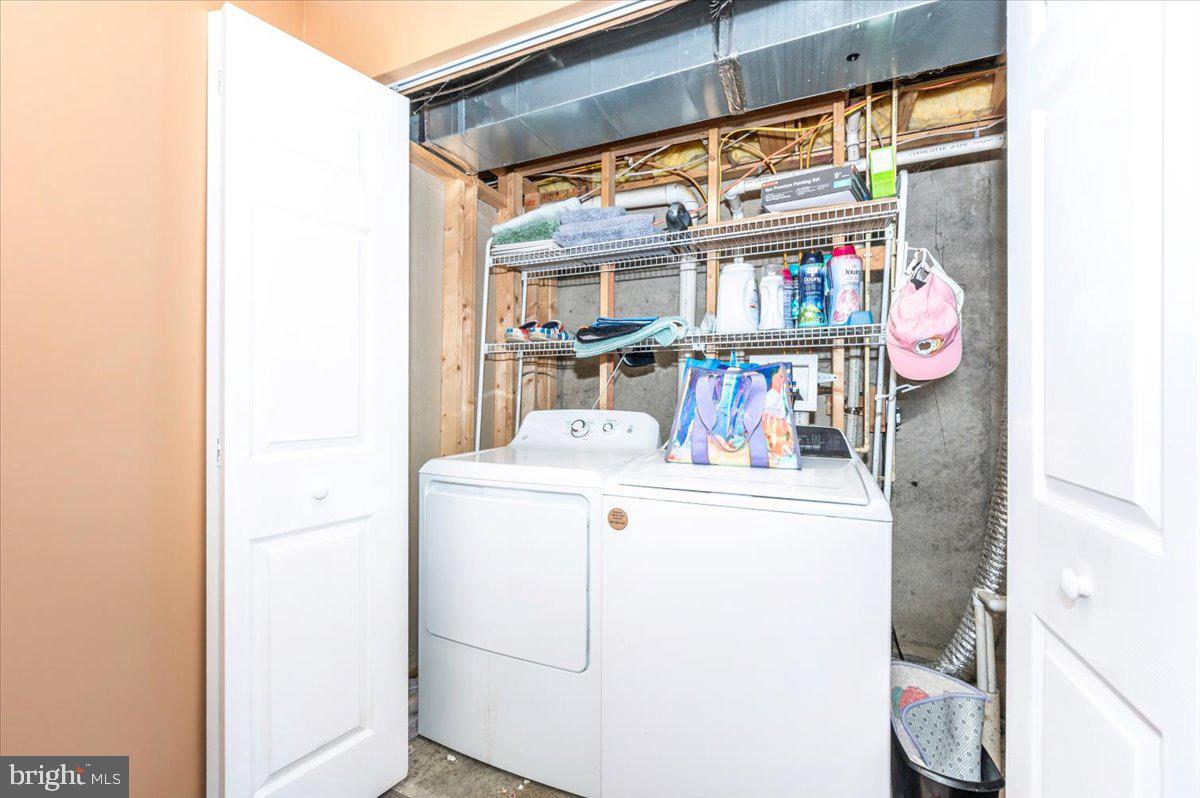 2102 WALNUT RIDGE COURT