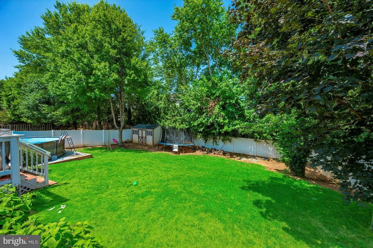 2102 WALNUT RIDGE COURT