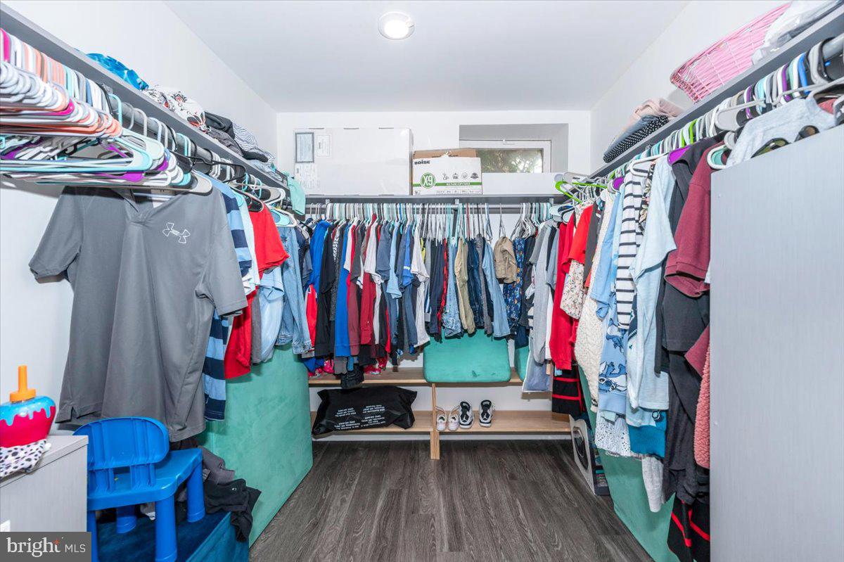 2102 WALNUT RIDGE COURT