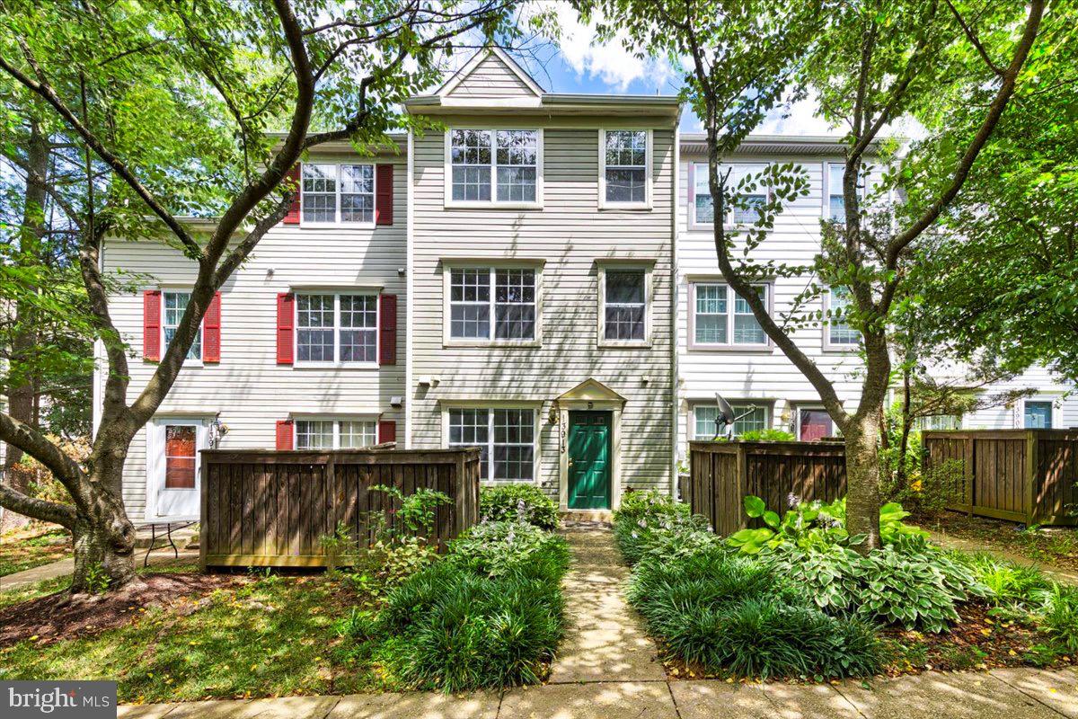 13913 HIGHSTREAM PLACE 810