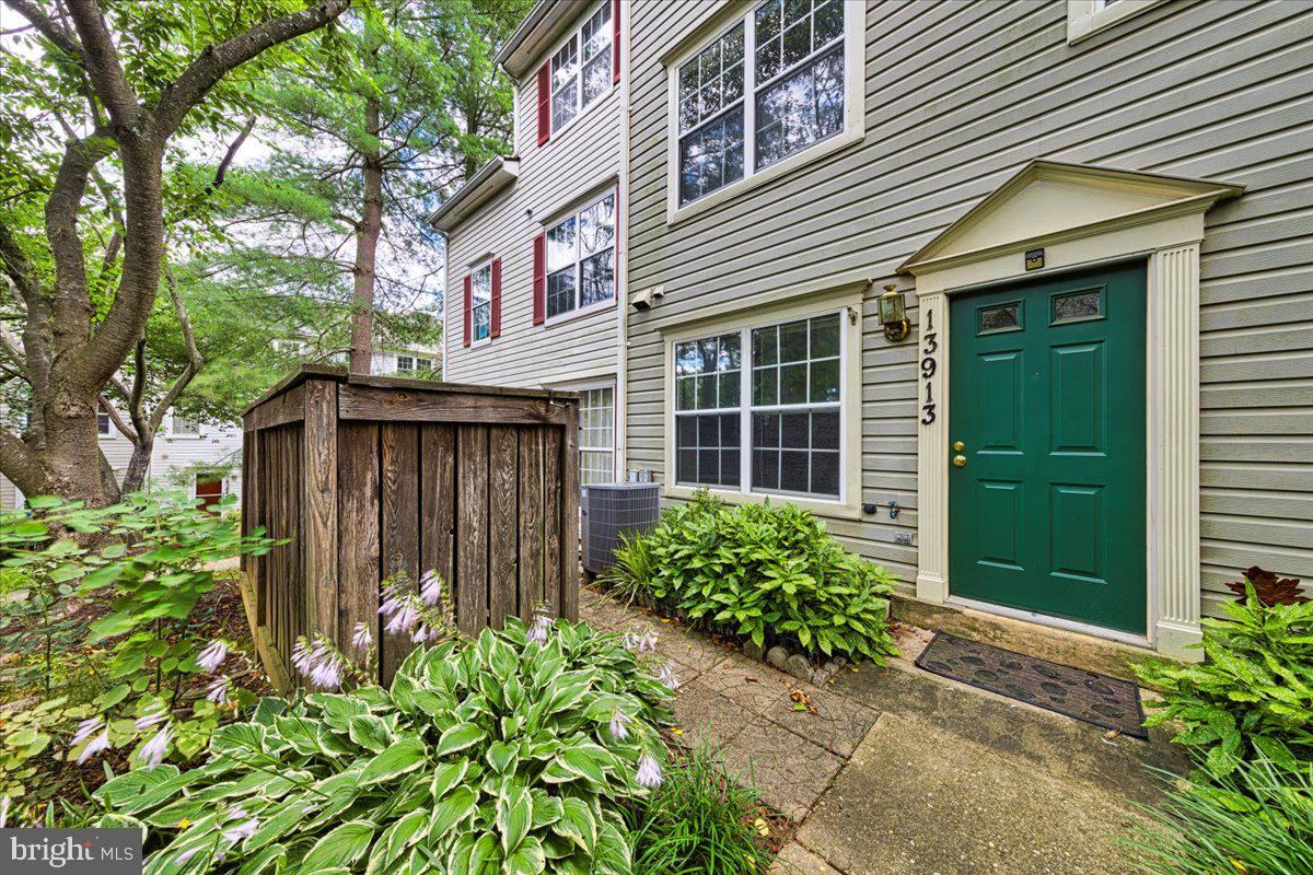 13913 HIGHSTREAM PLACE 810