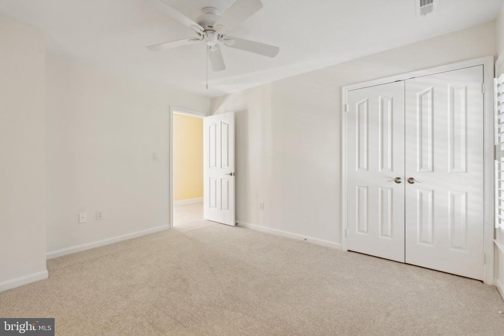 17516 APPLEWOOD LANE