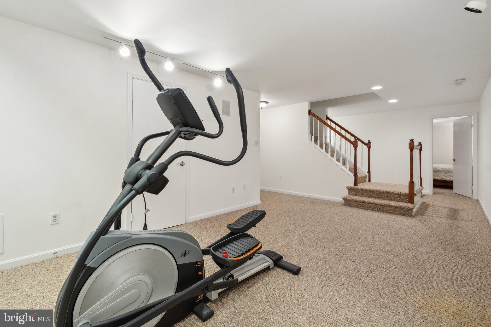 17516 APPLEWOOD LANE