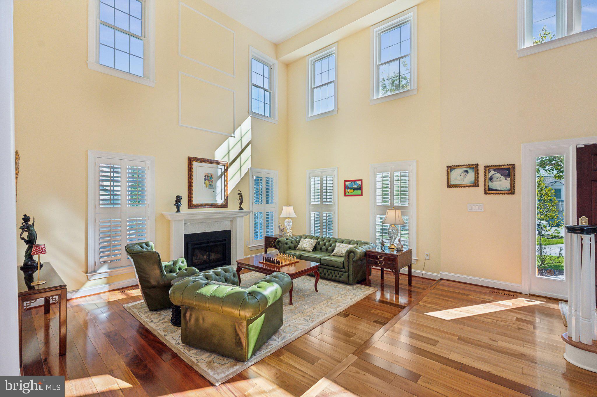 17516 APPLEWOOD LANE