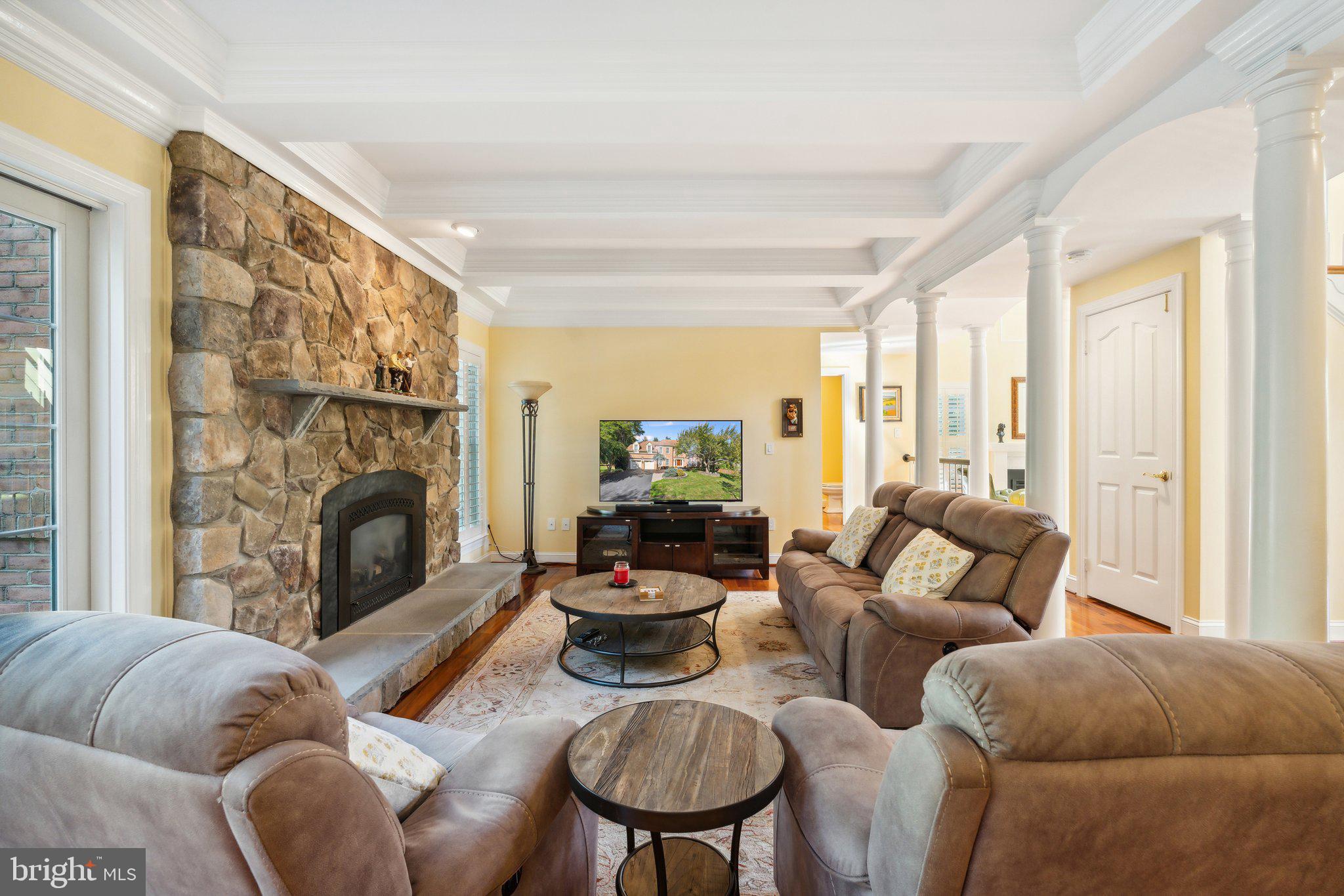 17516 APPLEWOOD LANE