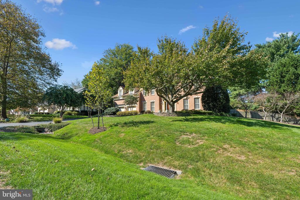 17516 APPLEWOOD LANE