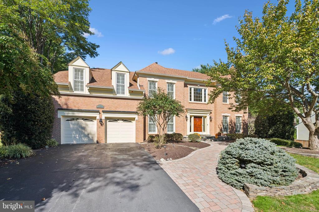 17516 APPLEWOOD LANE