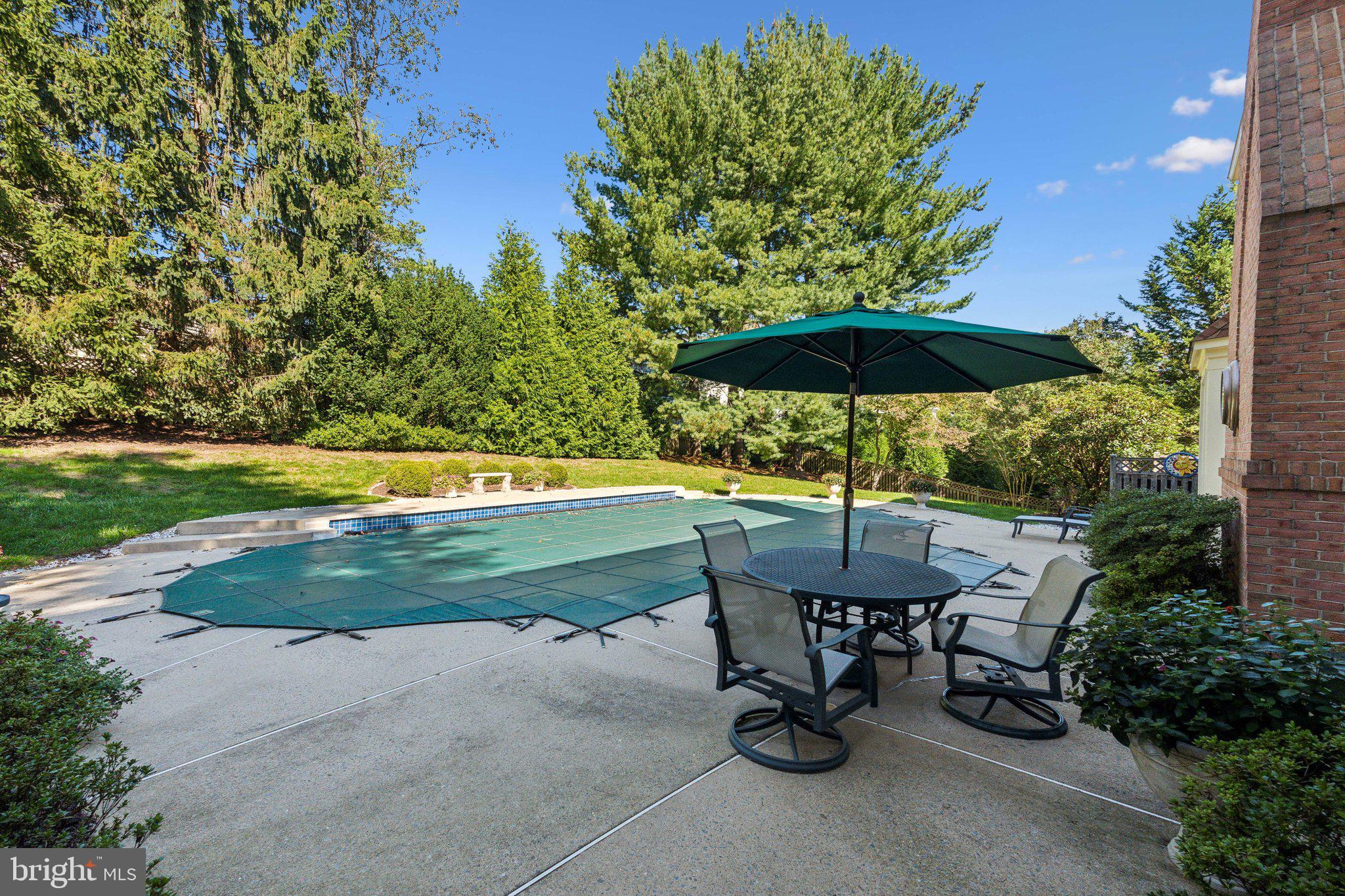 17516 APPLEWOOD LANE