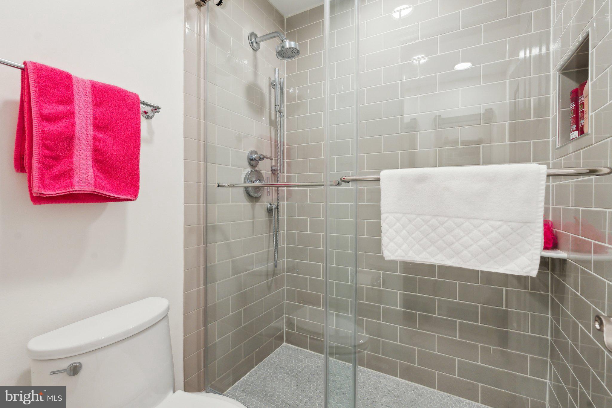 17516 APPLEWOOD LANE