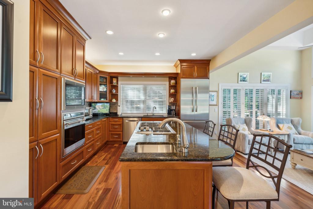17516 APPLEWOOD LANE