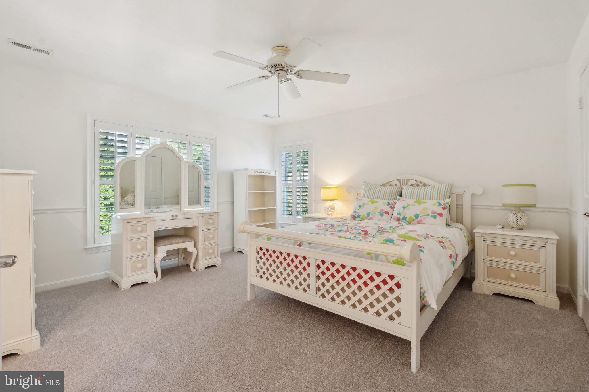 17516 APPLEWOOD LANE